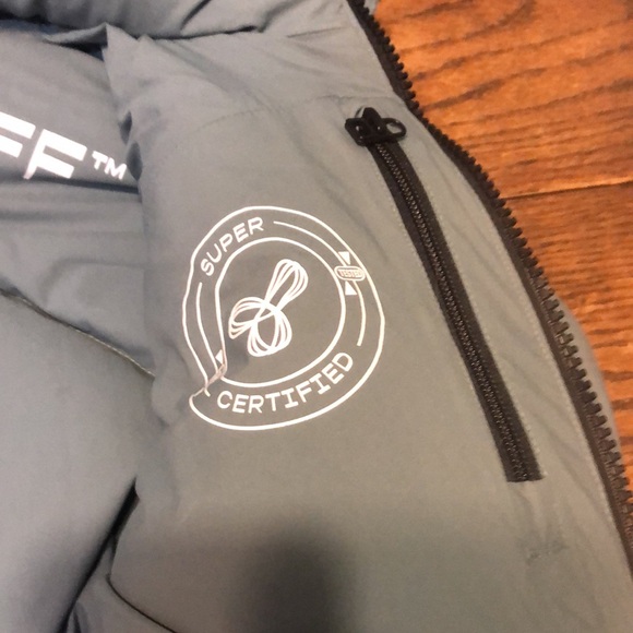 Aritzia TNA The Super Puff shortie Evening Dove sold out online worn once! - Picture 9 of 12